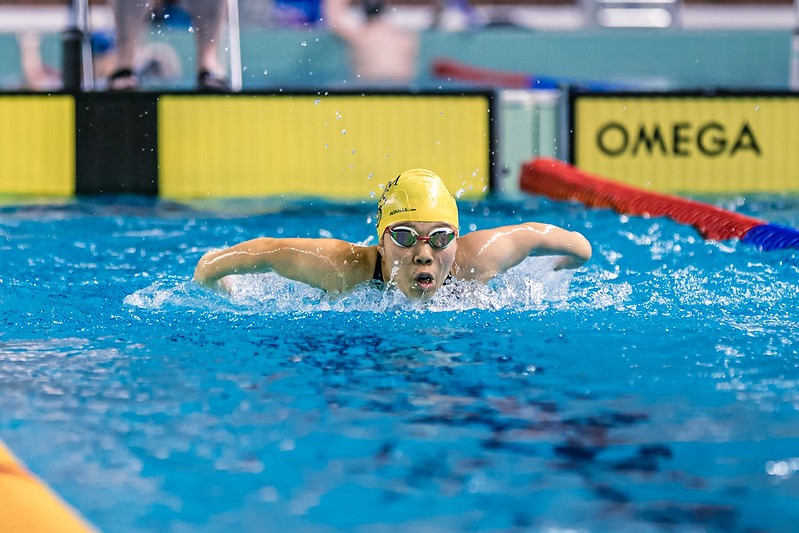Ellen Miao uimassa.